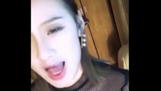 Chinese Cam Girl 萱宝宝 Xuan BaoBao – Masturbation Show